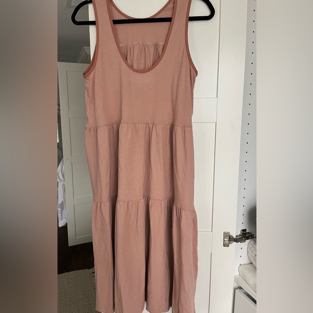 Everlane tiered summer dress. Size M